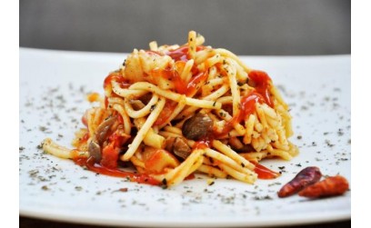 Oyster Mushroom Spaghetti with Tomato and Basil Sauce