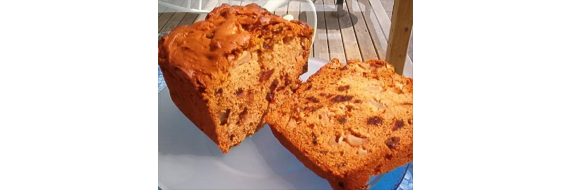 Apple and Date Loaf